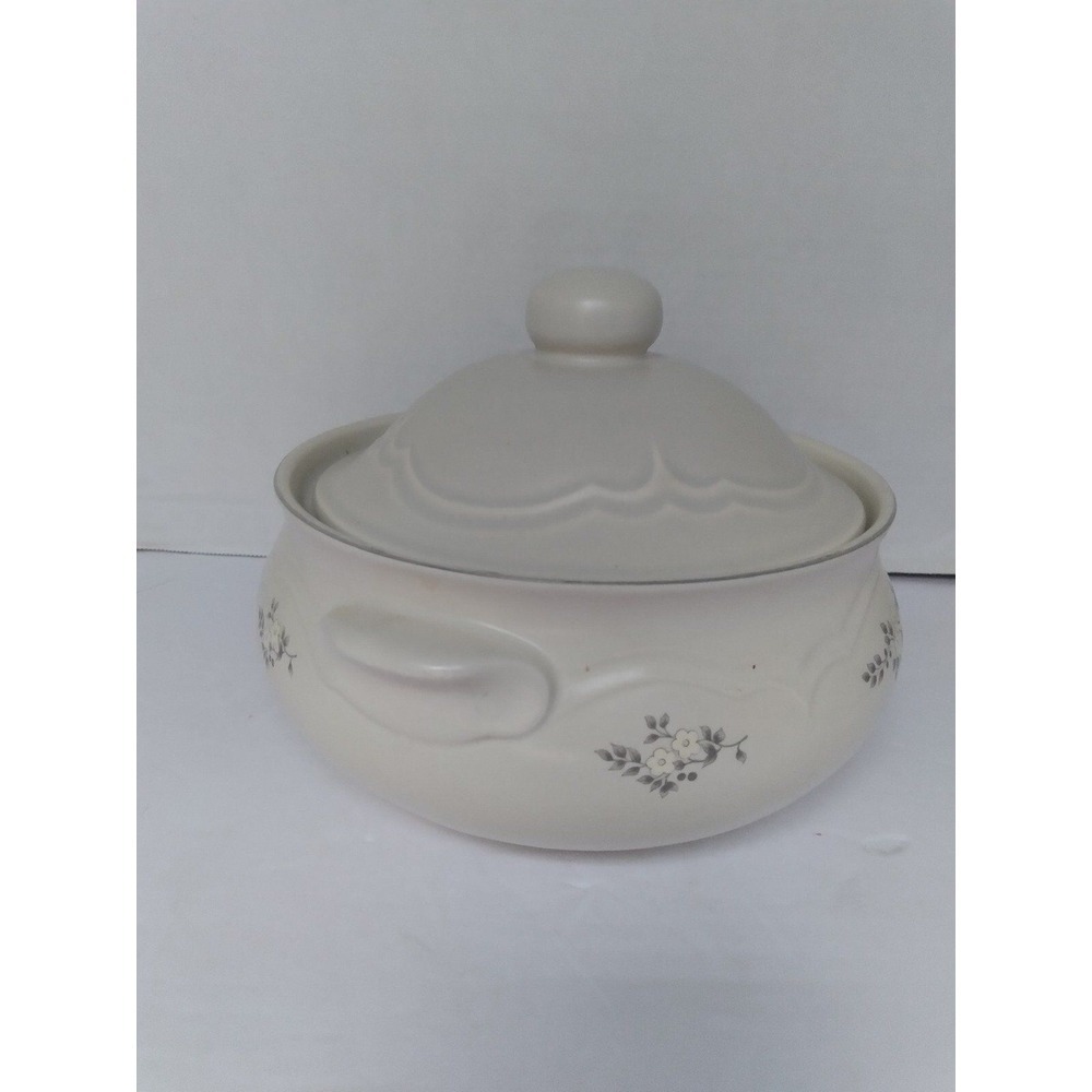 Pfaltzgraff Yorktowne Casserole with Lid Floral Design Oven & Microwave Safe